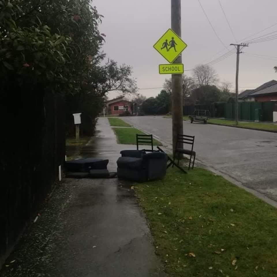 The photograph attached to this rubbish/recycling report