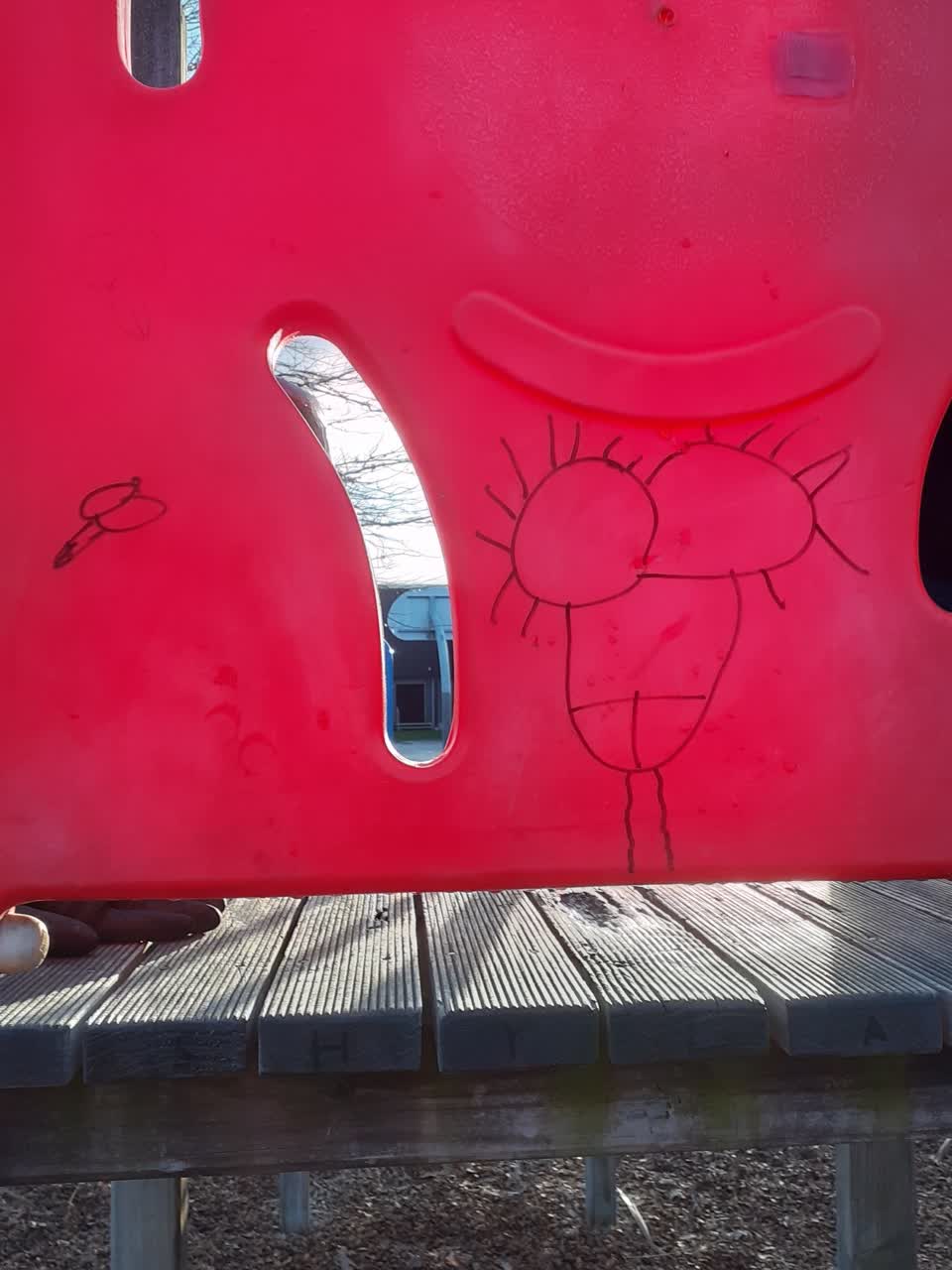 The photograph attached to this graffiti report