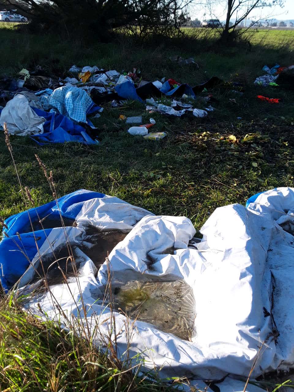 The photograph attached to this rubbish/recycling report