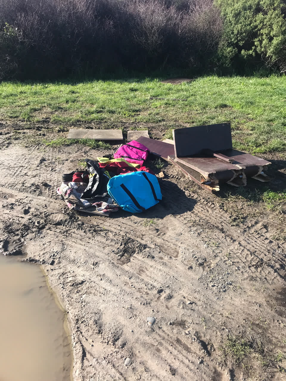 The photograph attached to this rubbish/recycling report