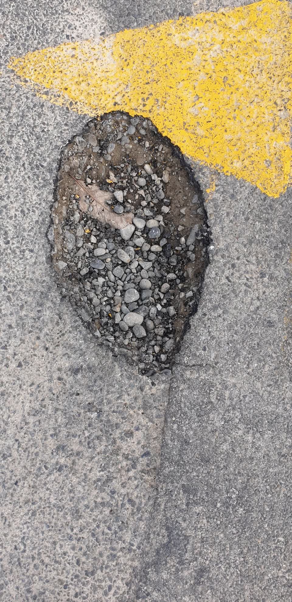 The photograph attached to this roading/streets report