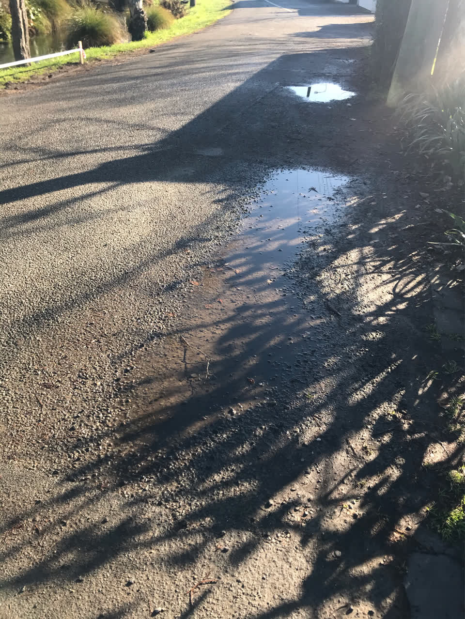 The photograph attached to this roading/streets report