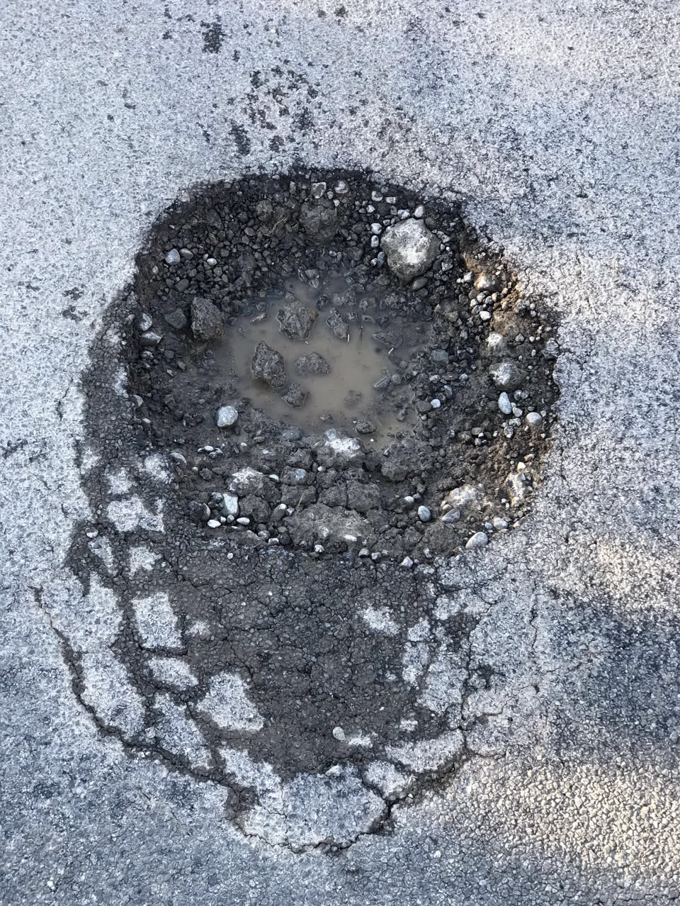 The photograph attached to this roading/streets report