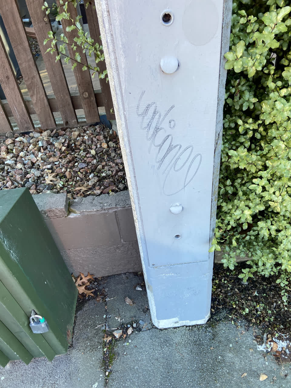 The photograph attached to this graffiti report