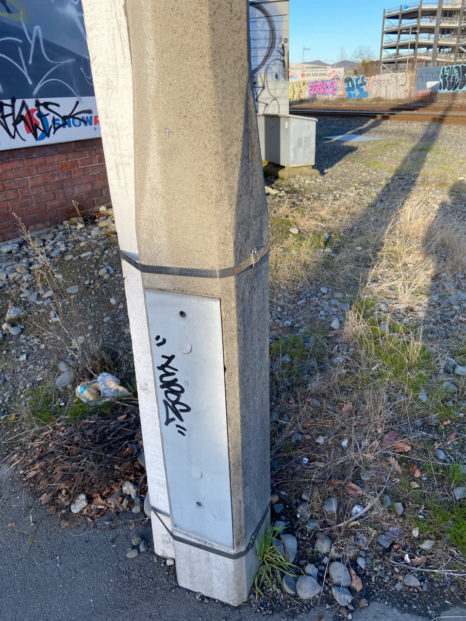 The photograph attached to this graffiti report