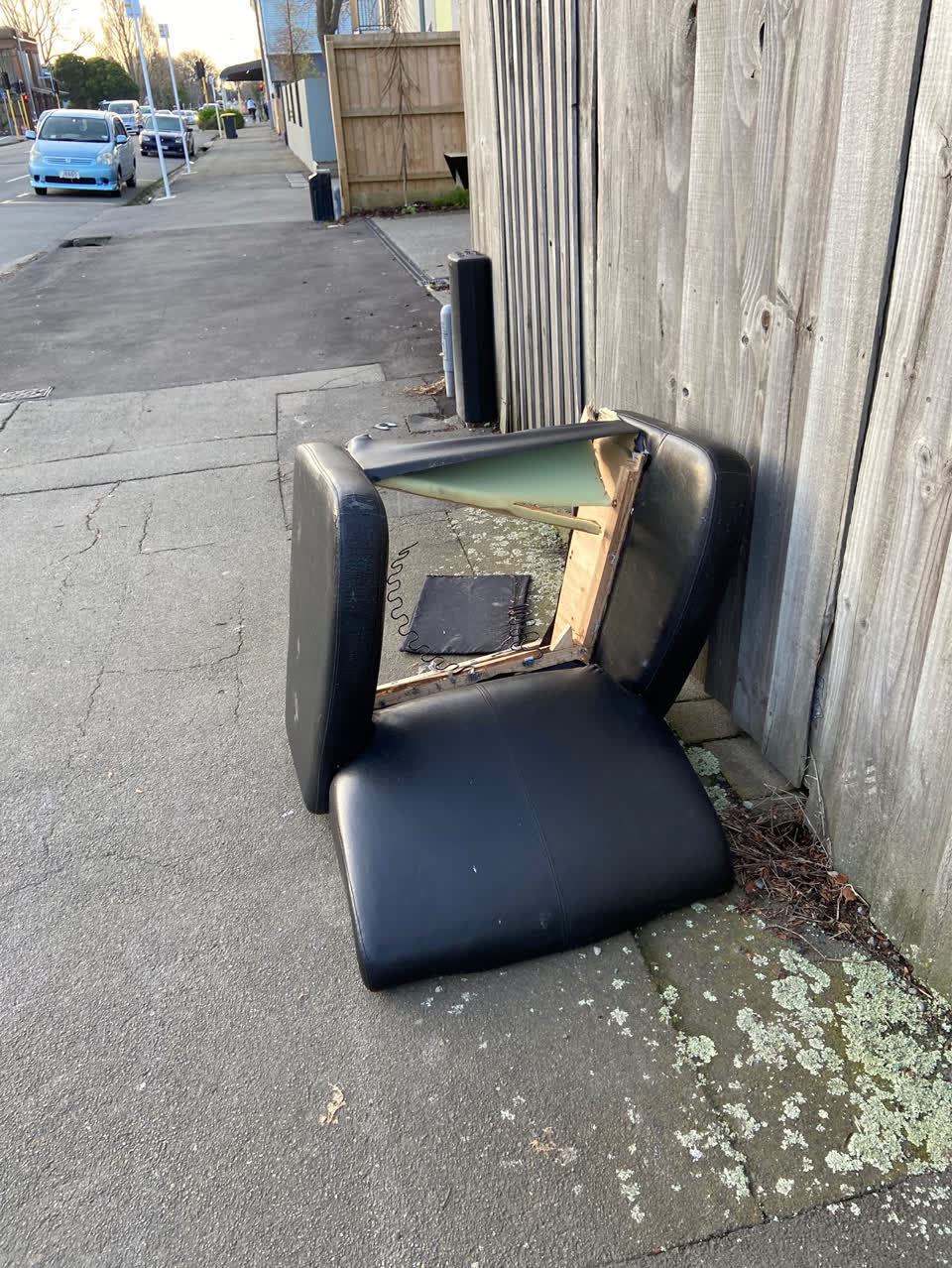 The photograph attached to this rubbish/recycling report