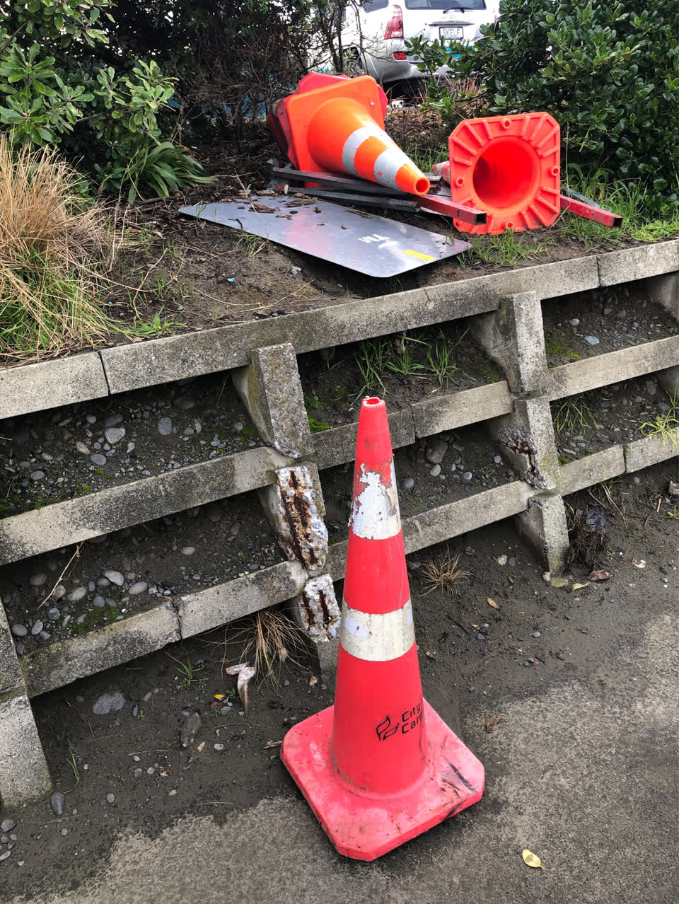 The photograph attached to this roading/streets report