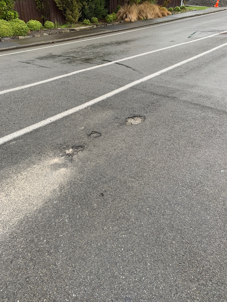 The photograph attached to this roading/streets report