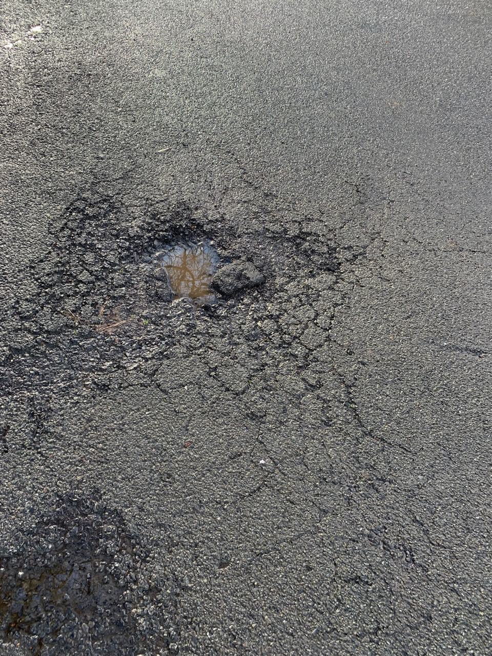 The photograph attached to this roading/streets report