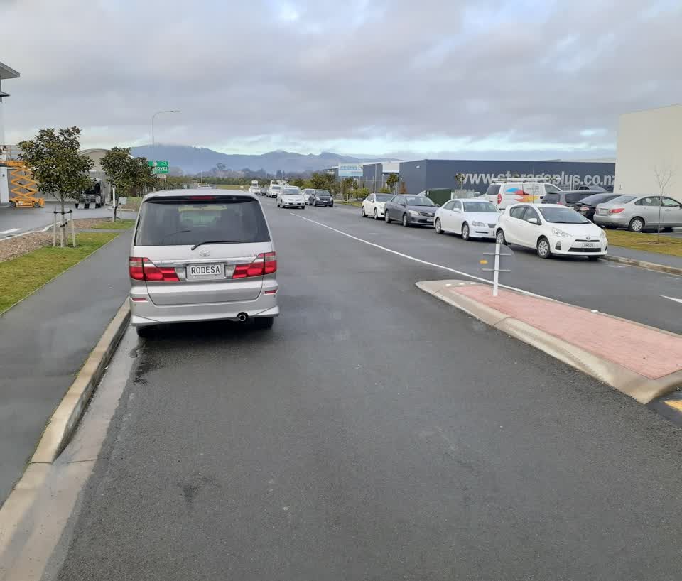 The photograph attached to this roading/streets report