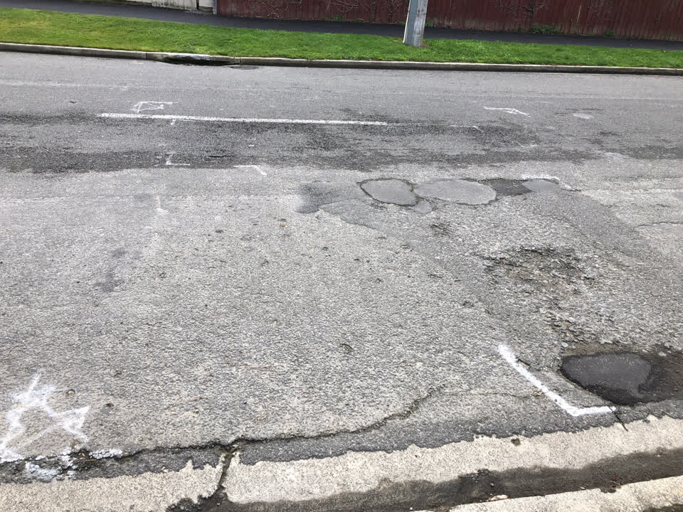 The photograph attached to this roading/streets report