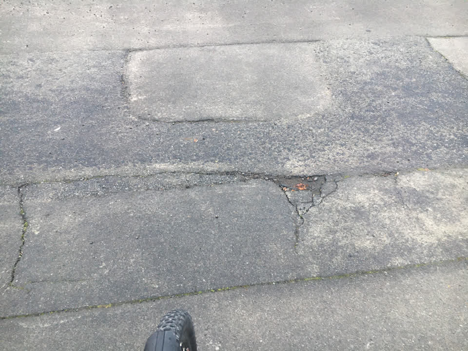 The photograph attached to this roading/streets report