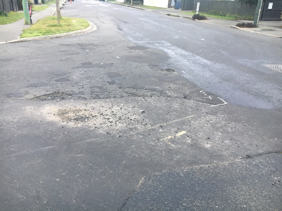 The photograph attached to this roading/streets report