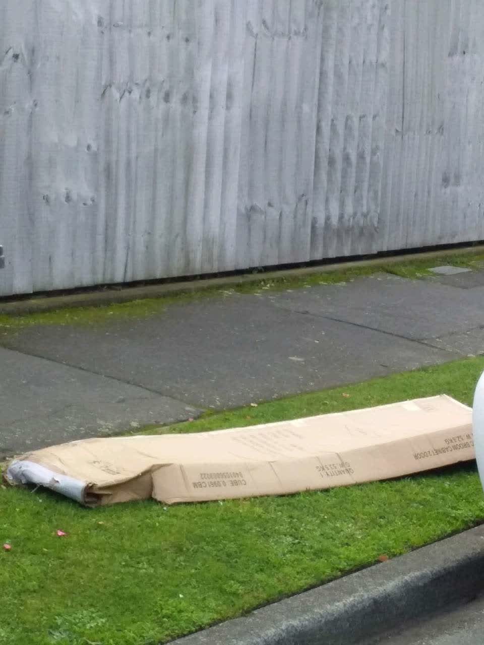 The photograph attached to this rubbish/recycling report