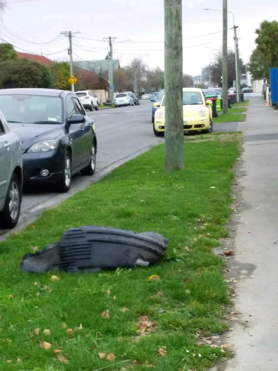 The photograph attached to this rubbish/recycling report