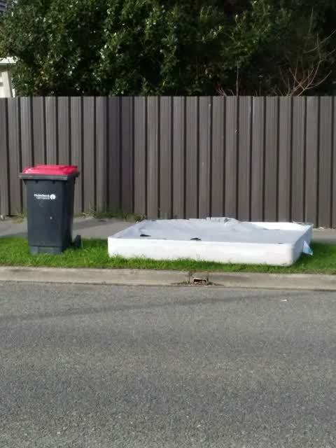 Rubbish/Recycling, a report photo