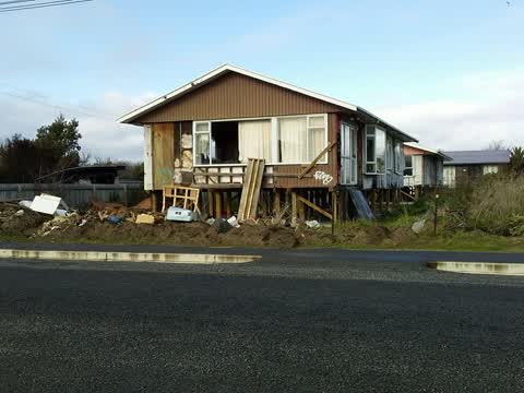 Rubbish/Recycling, a report photo