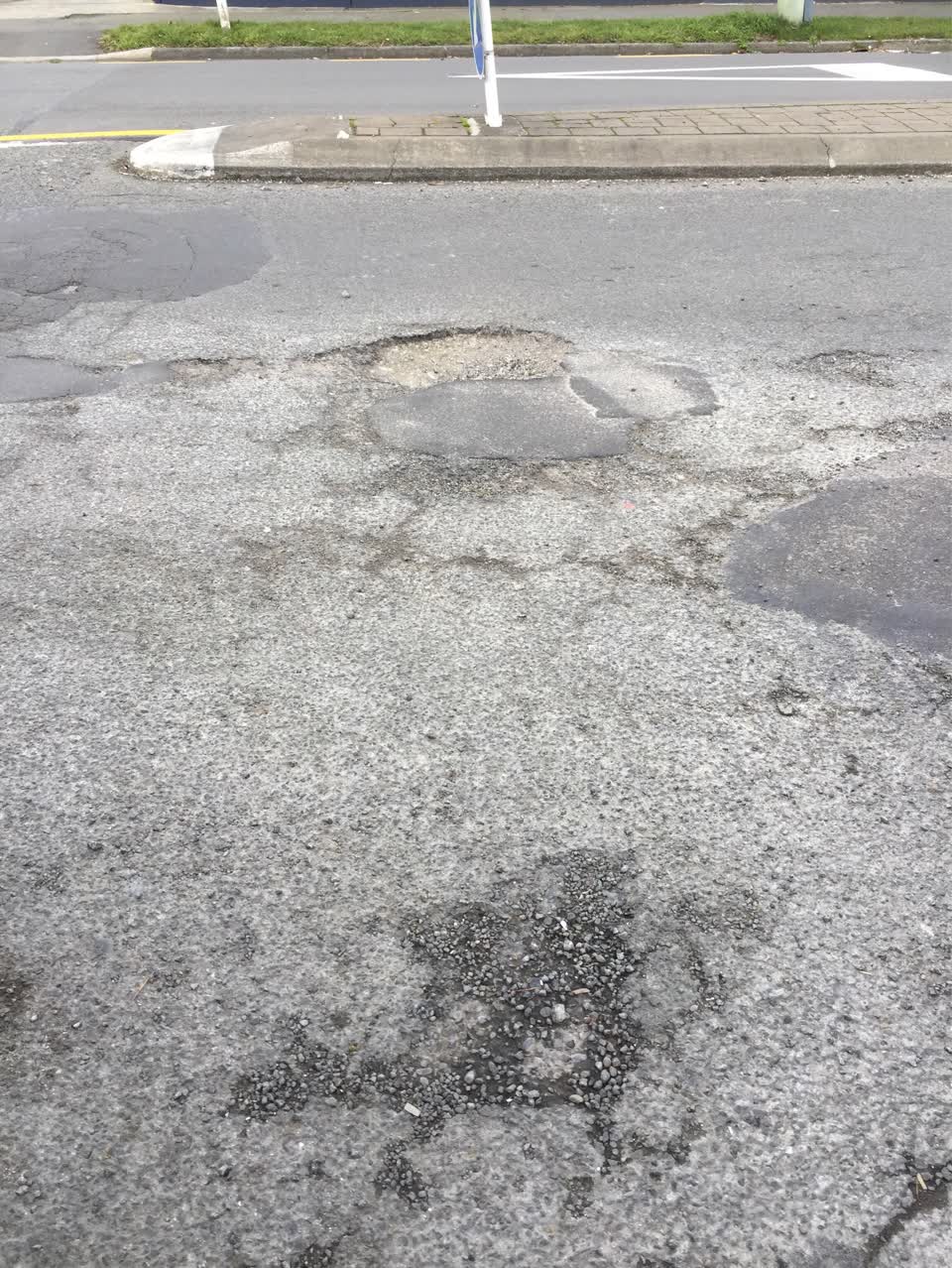 The photograph attached to this roading/streets report