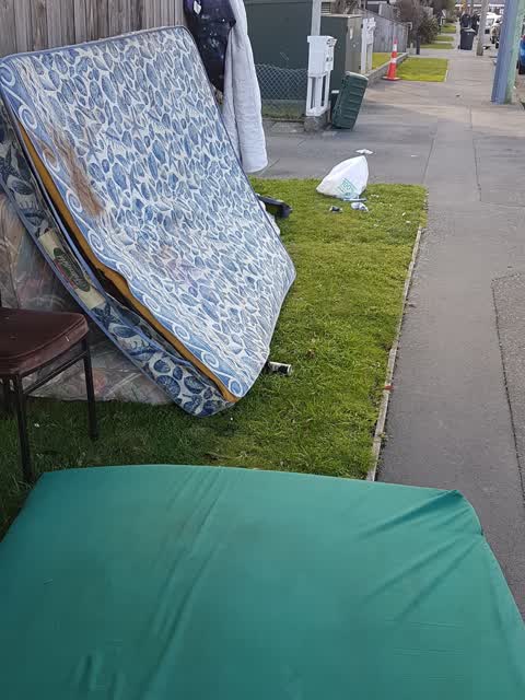 Rubbish/Recycling, a report photo