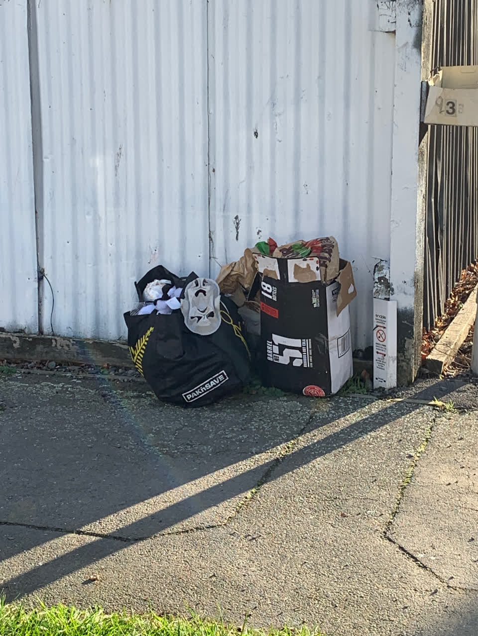 The photograph attached to this rubbish/recycling report