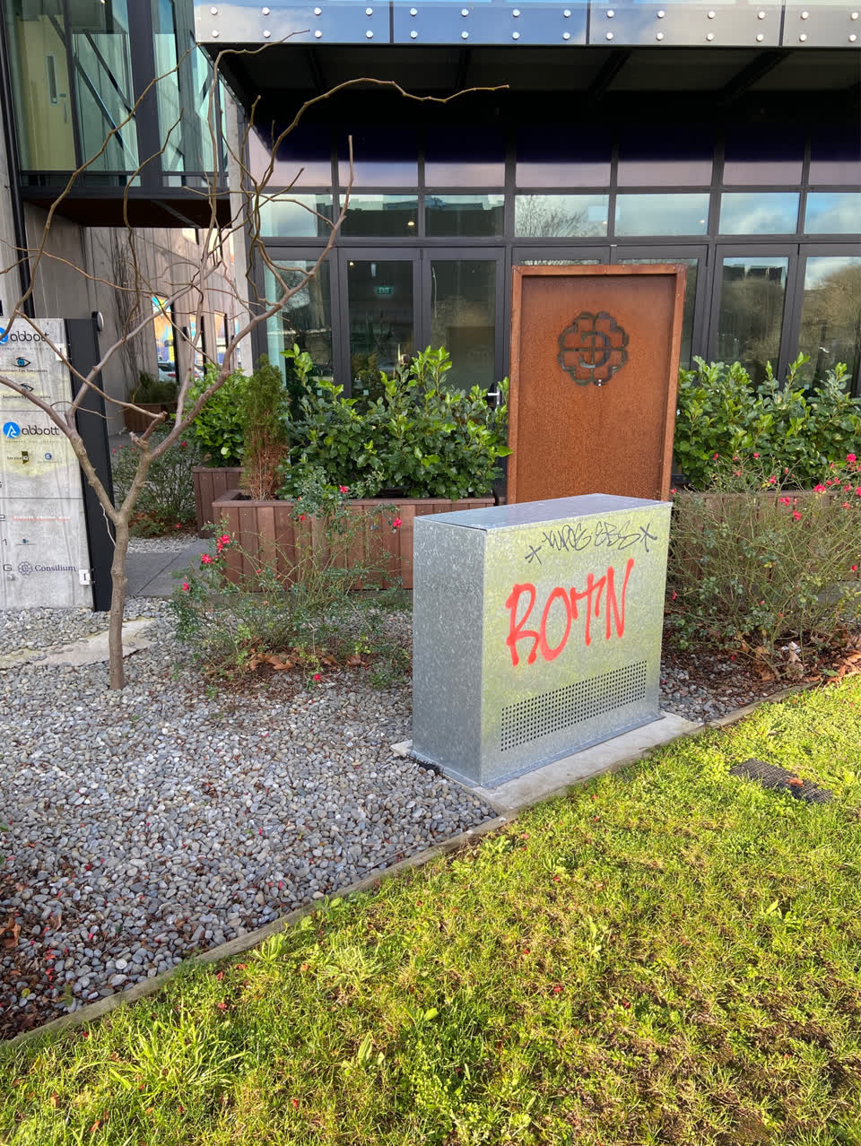 The photograph attached to this graffiti report