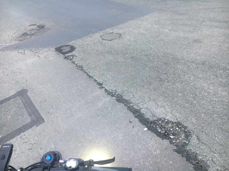 The photograph attached to this roading/streets report