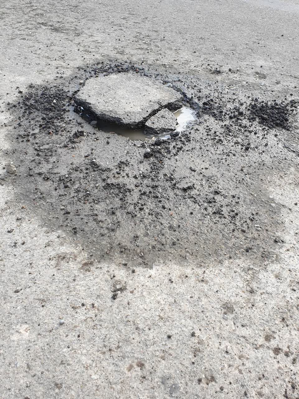 The photograph attached to this roading/streets report