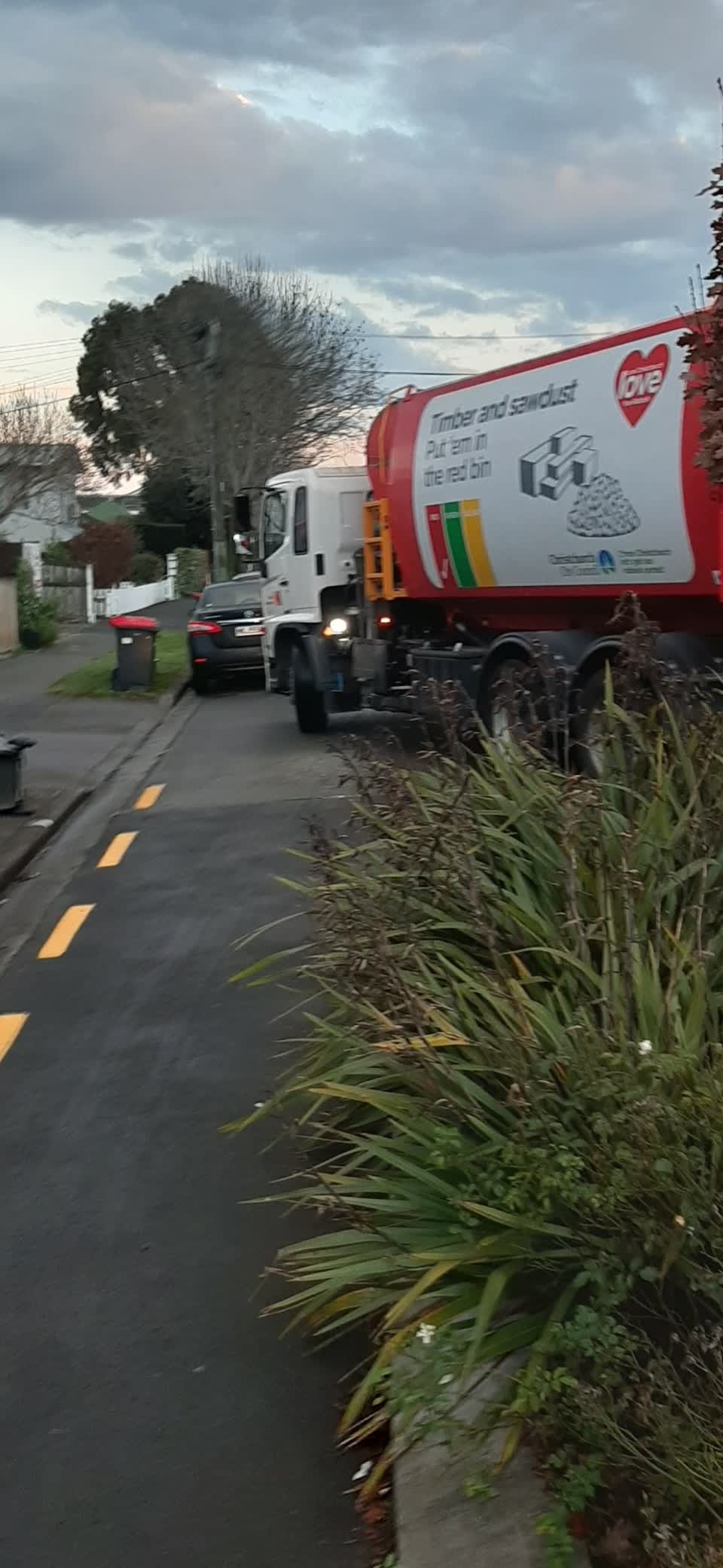 The photograph attached to this roading/streets report