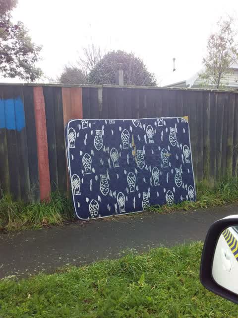 Rubbish/Recycling, a report photo