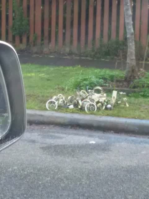 Rubbish/Recycling, a report photo