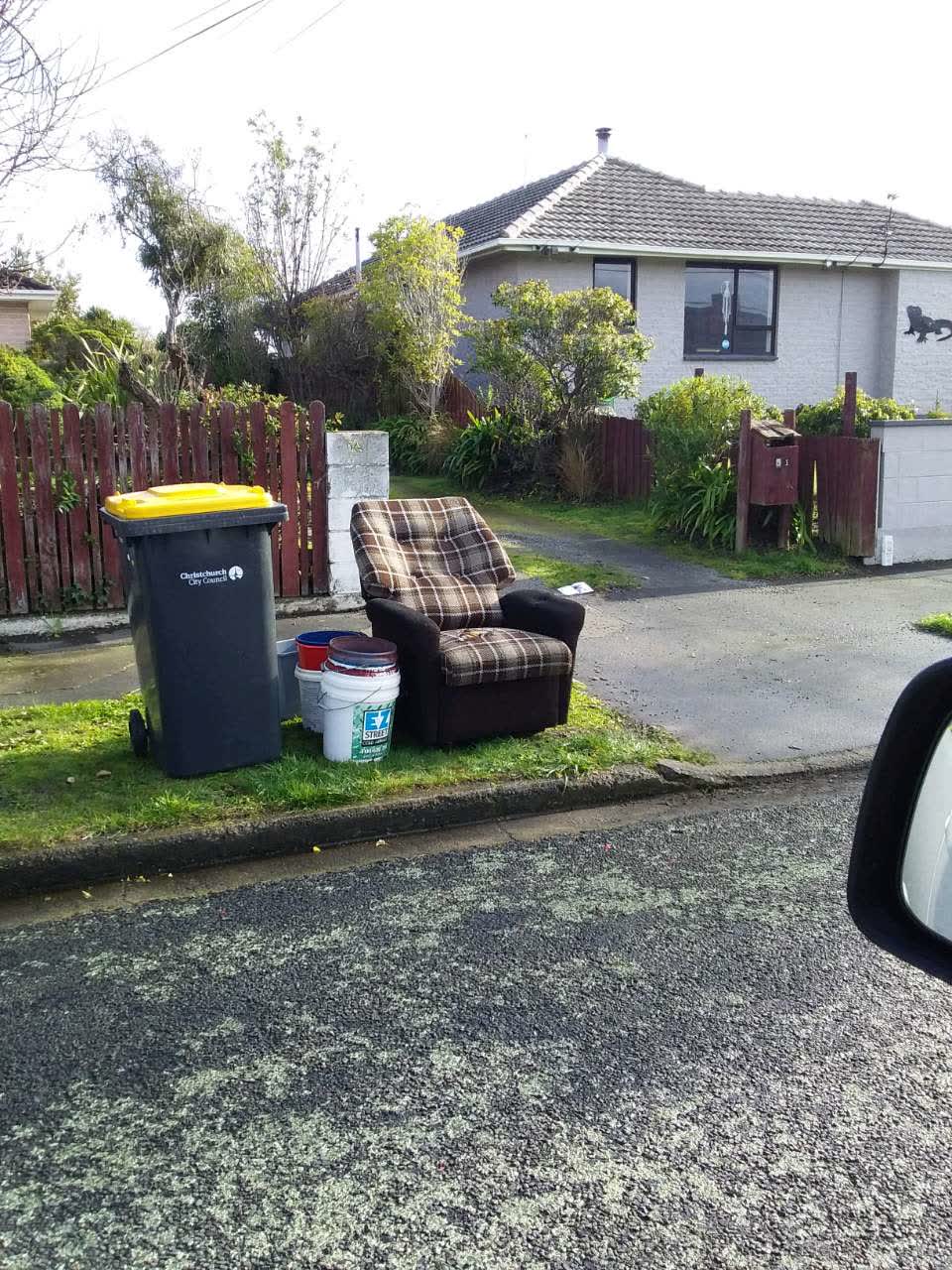 The photograph attached to this rubbish/recycling report