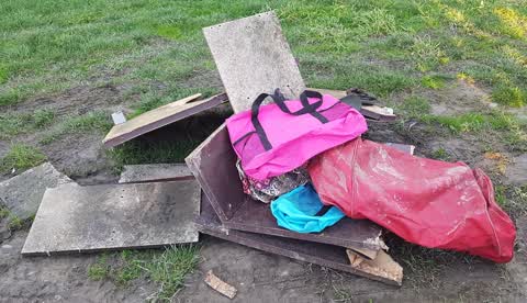 Rubbish/Recycling, a report photo