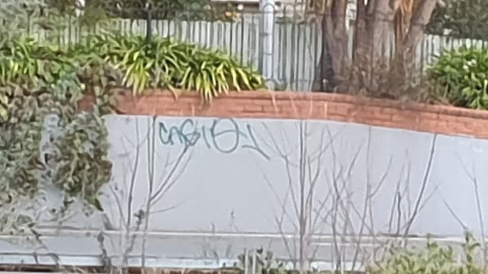 The photograph attached to this graffiti report