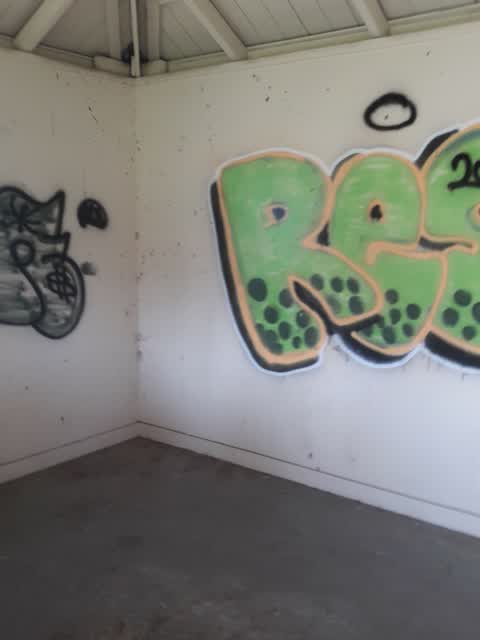 Graffiti, a report photo