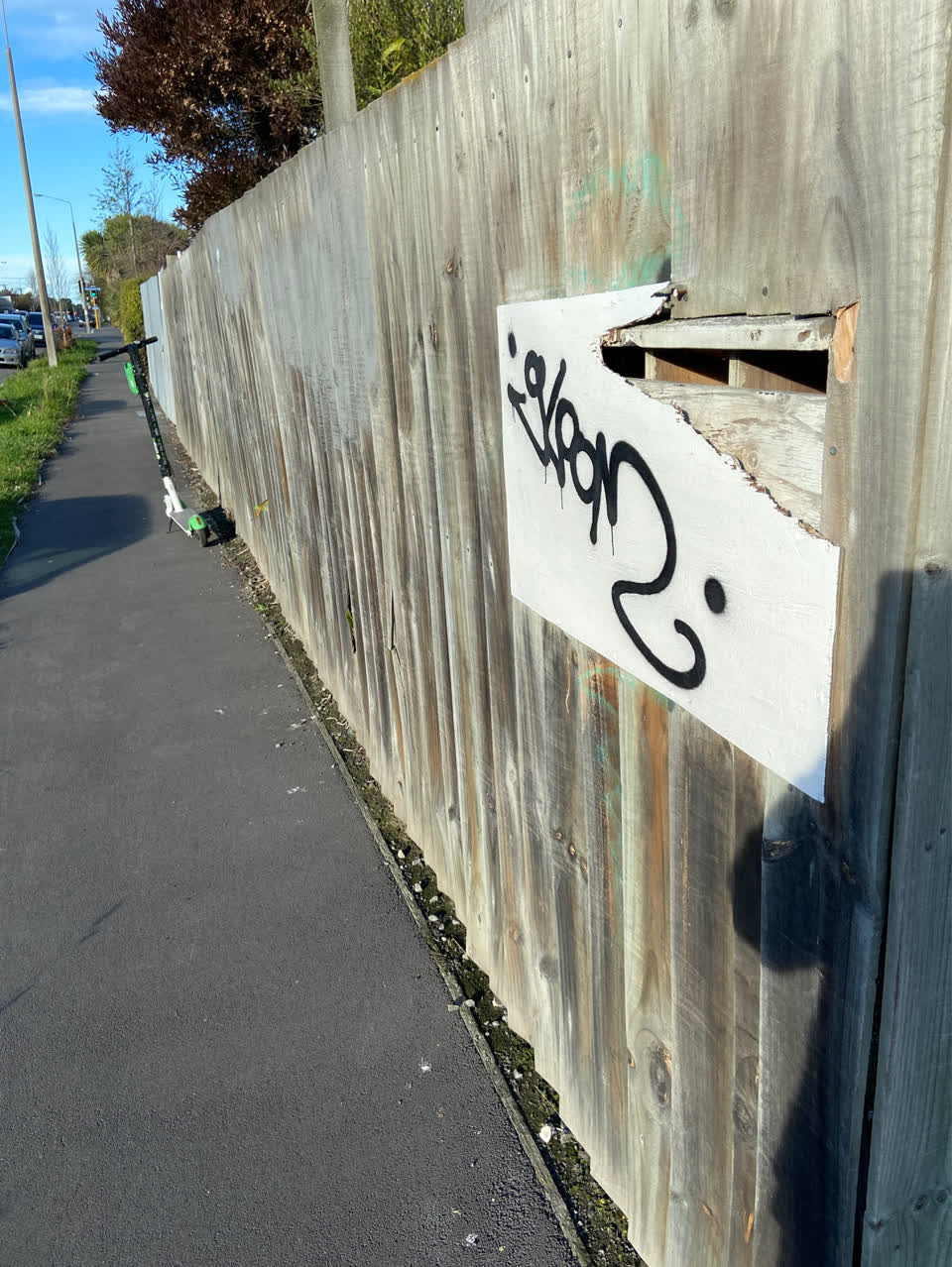 The photograph attached to this graffiti report
