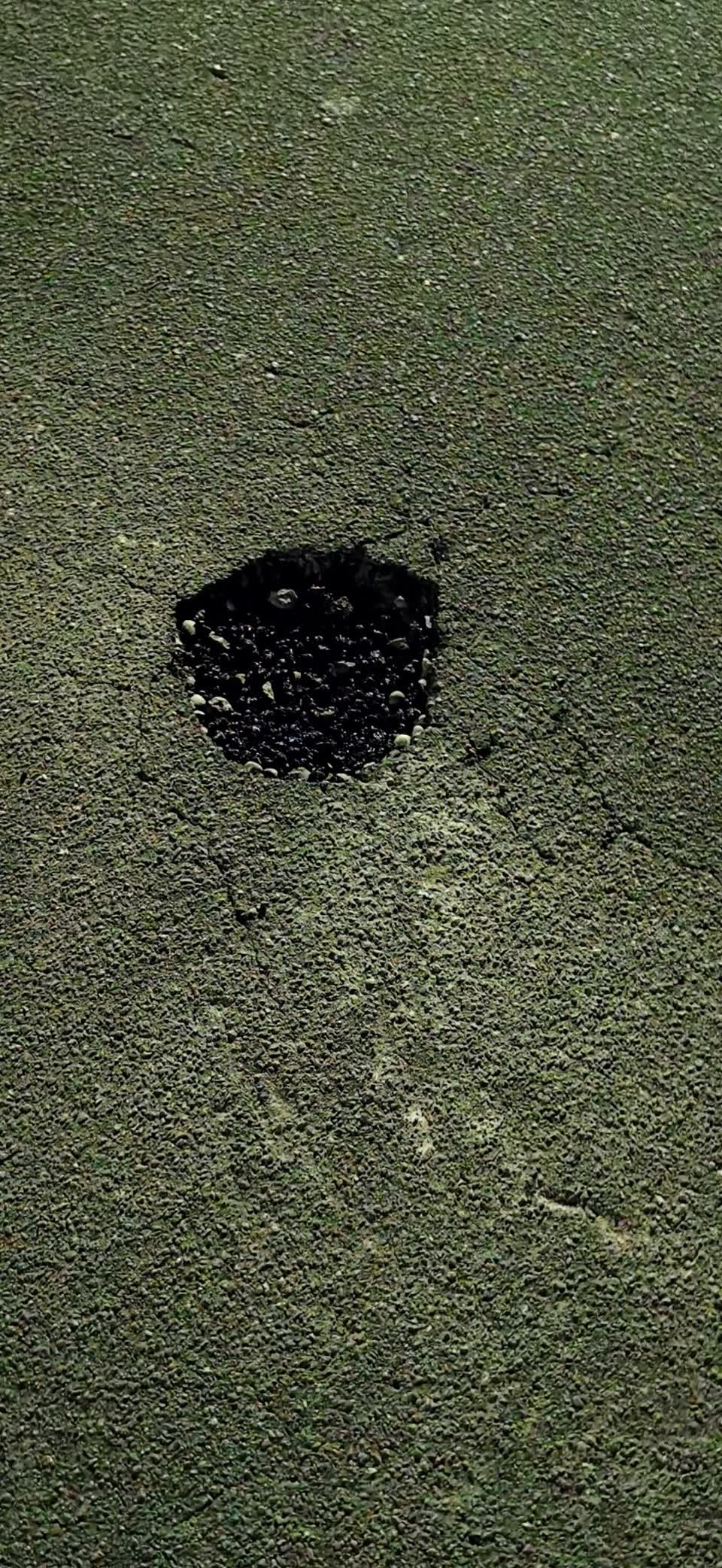 The photograph attached to this roading/streets report