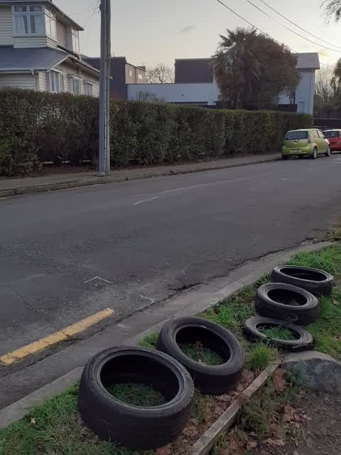 Rubbish/Recycling, a report photo