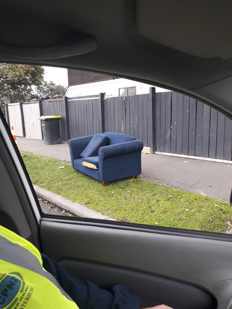 The photograph attached to this rubbish/recycling report