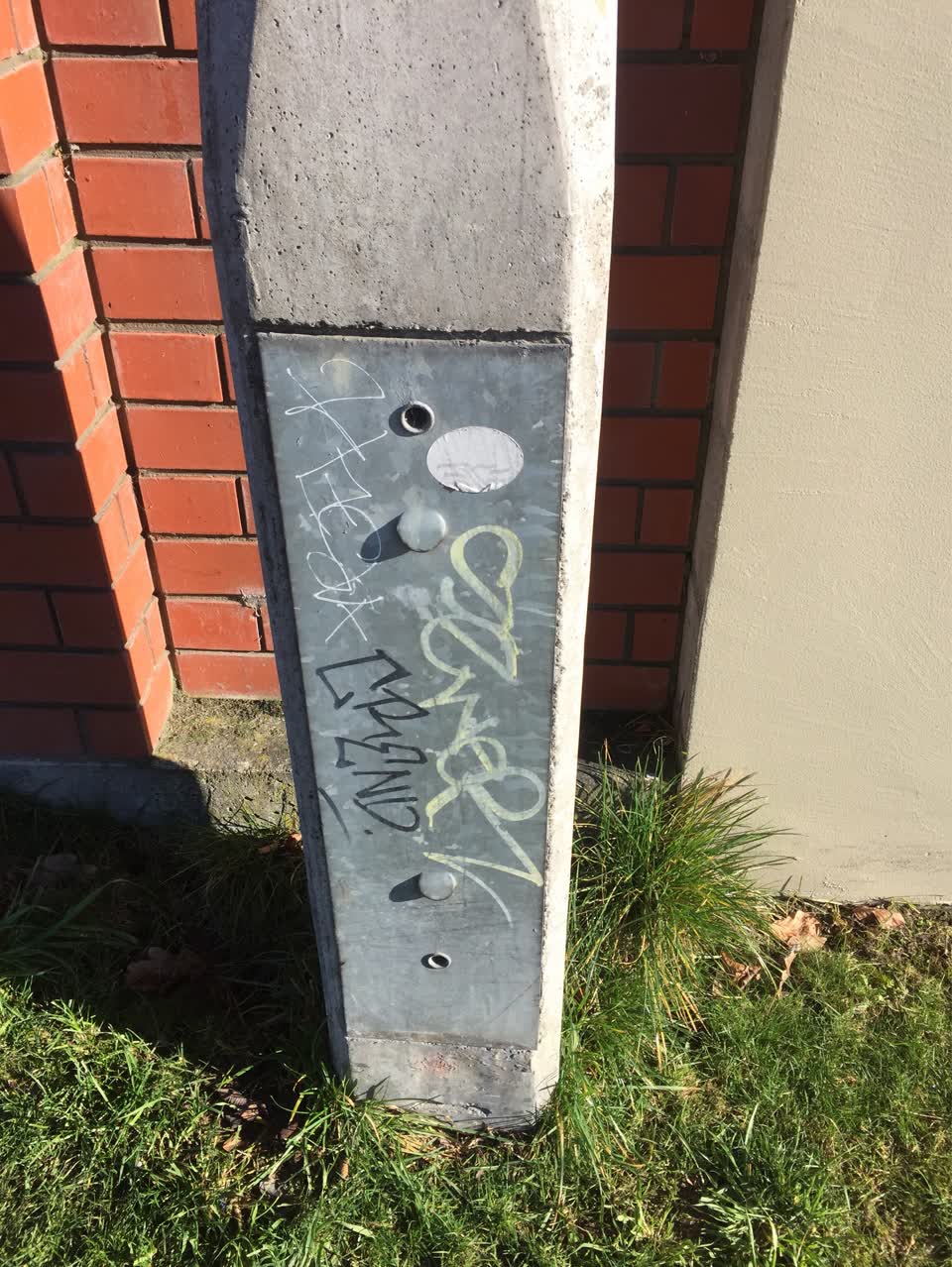 The photograph attached to this graffiti report