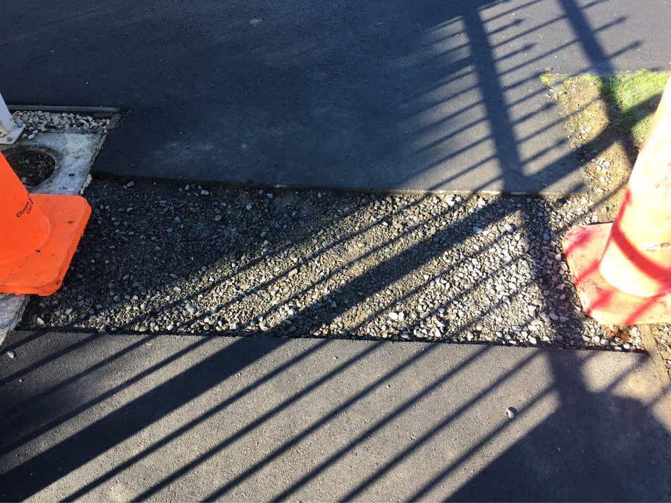 The photograph attached to this roading/streets report