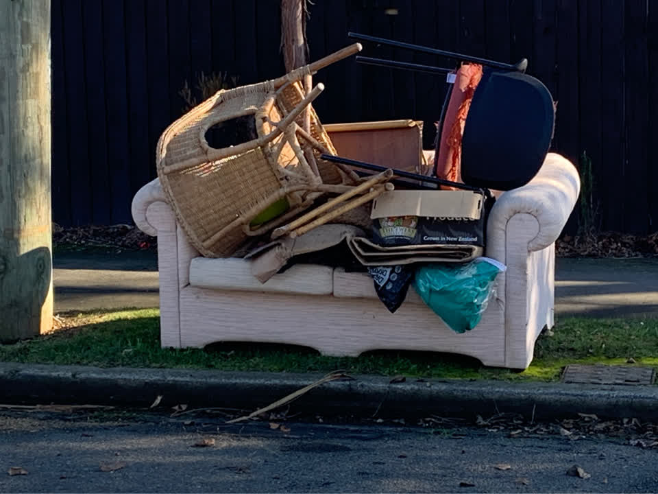 The photograph attached to this rubbish/recycling report