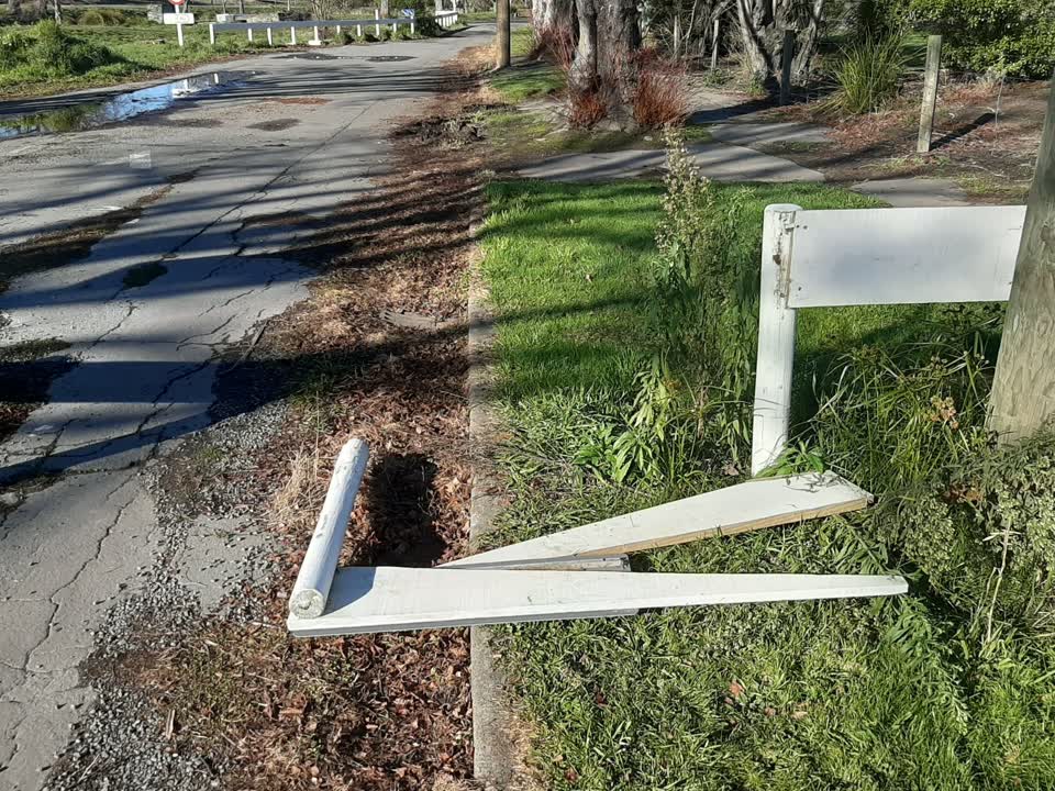 The photograph attached to this roading/streets report