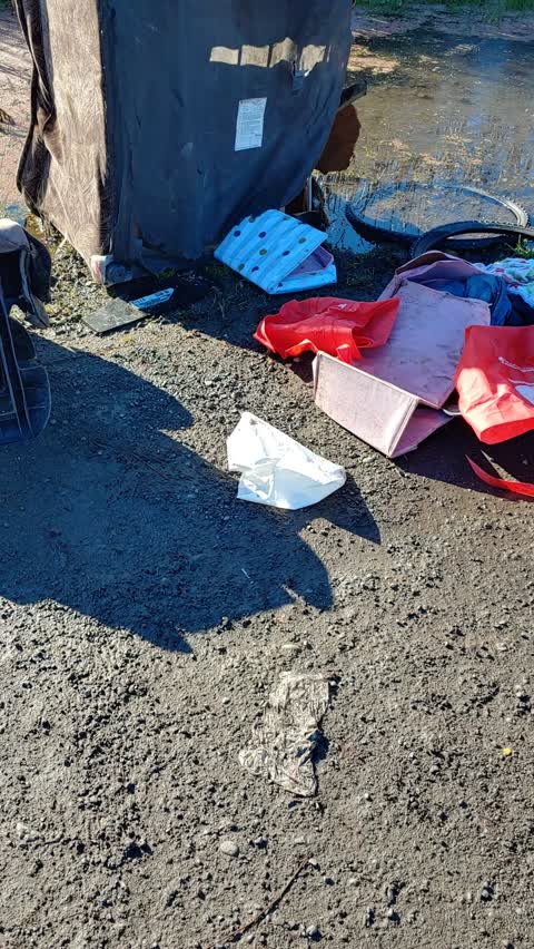 Rubbish/Recycling, a report photo