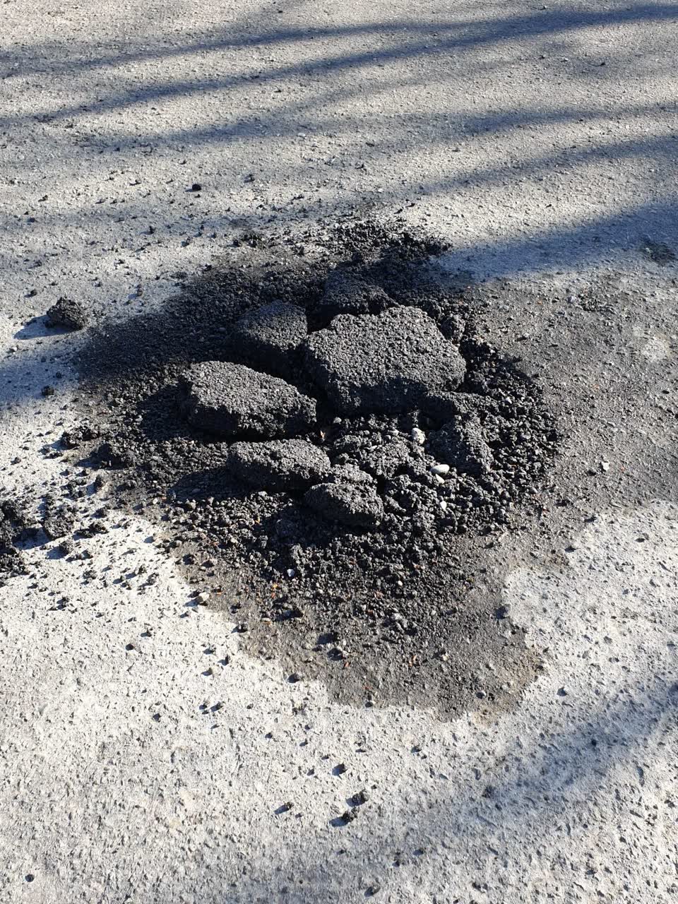 The photograph attached to this roading/streets report