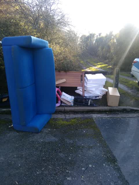 Rubbish/Recycling, a report photo