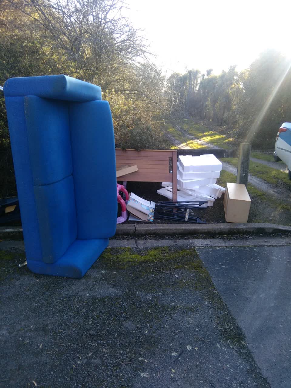 The photograph attached to this rubbish/recycling report