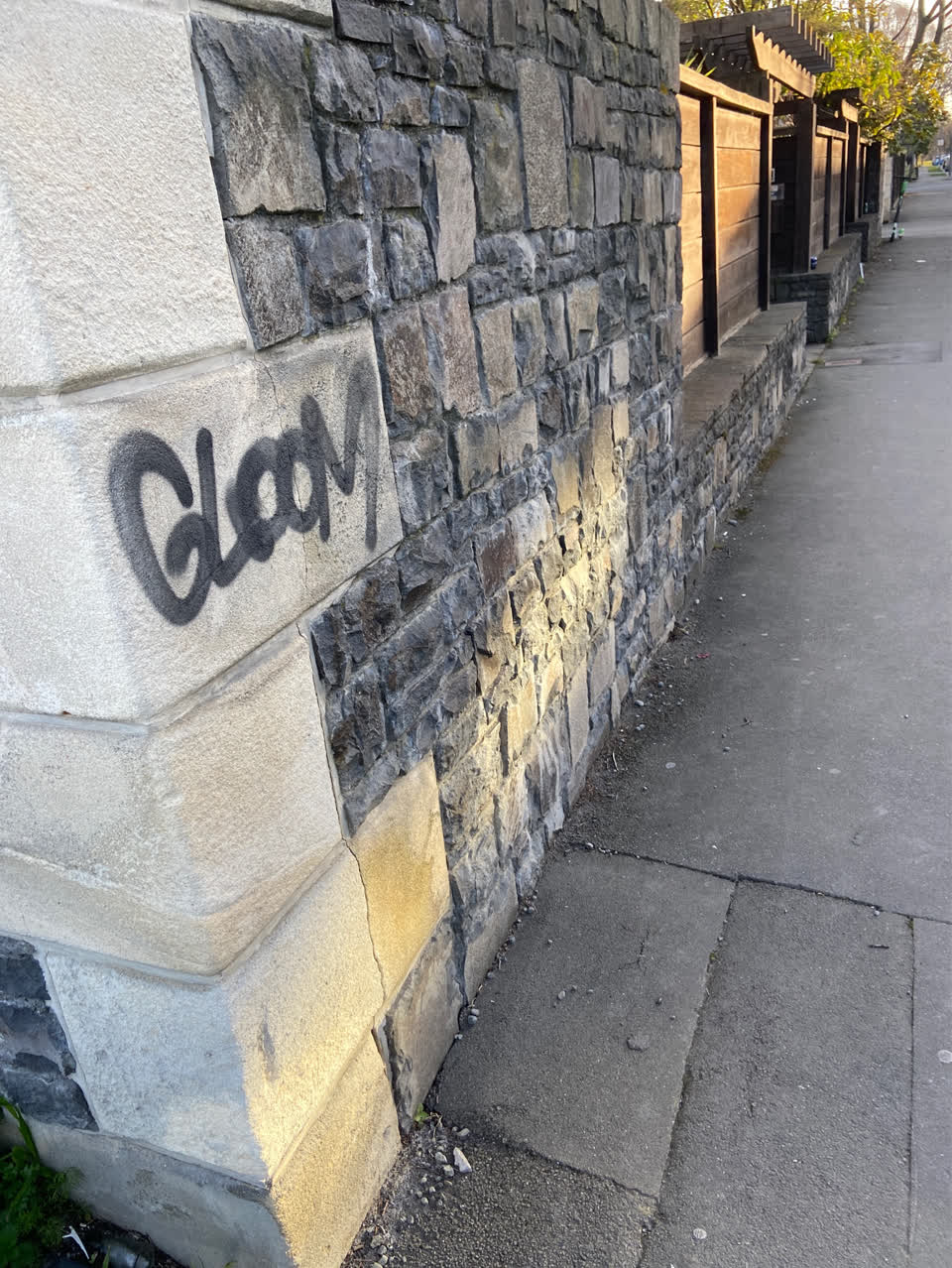 The photograph attached to this graffiti report