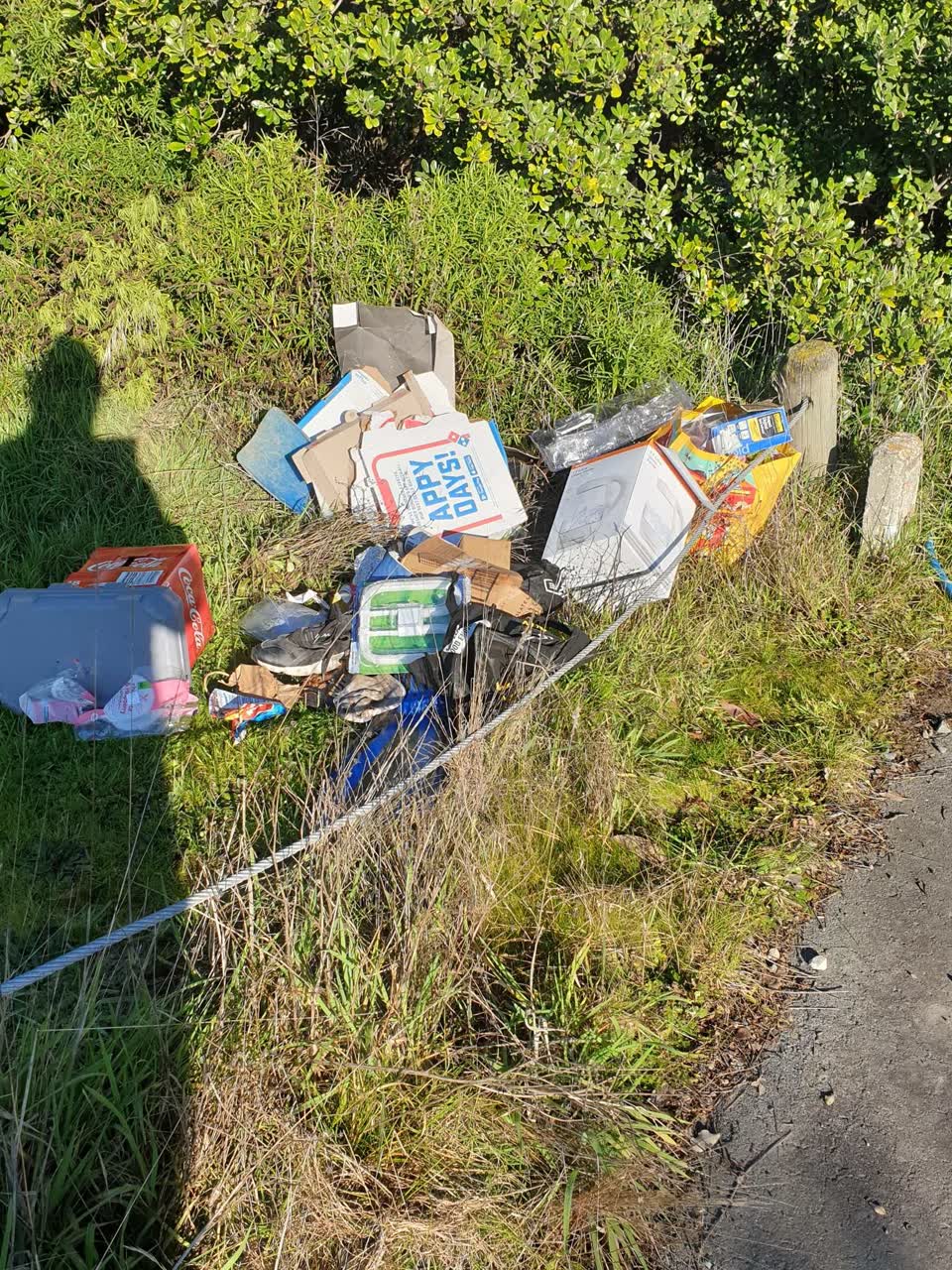 The photograph attached to this rubbish/recycling report