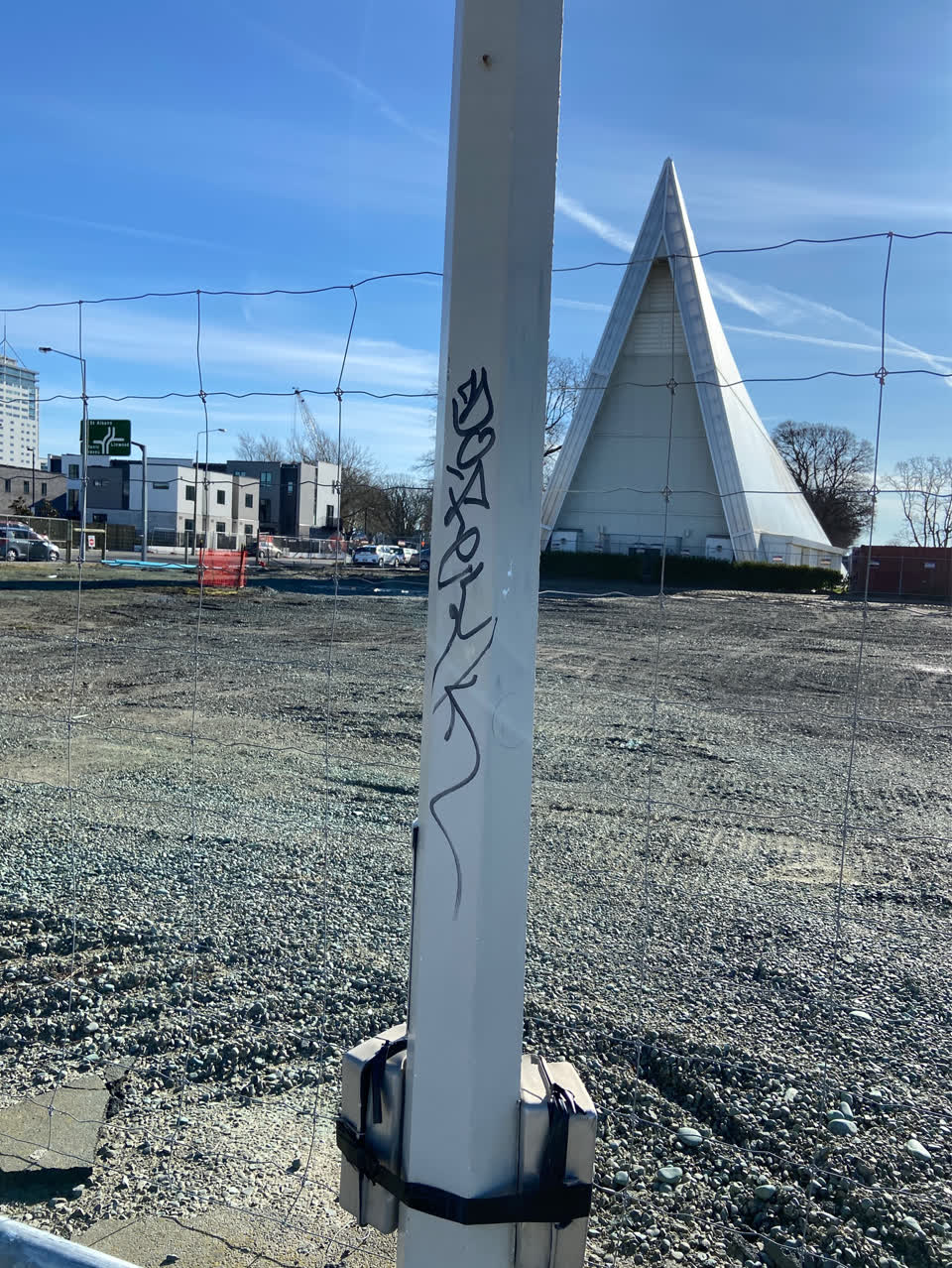 The photograph attached to this graffiti report