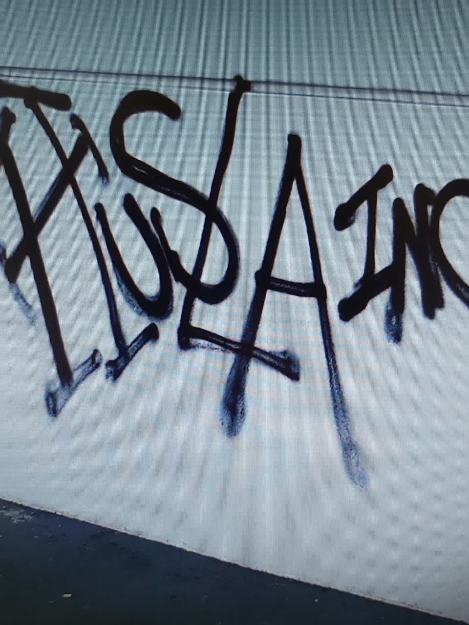 The photograph attached to this graffiti report